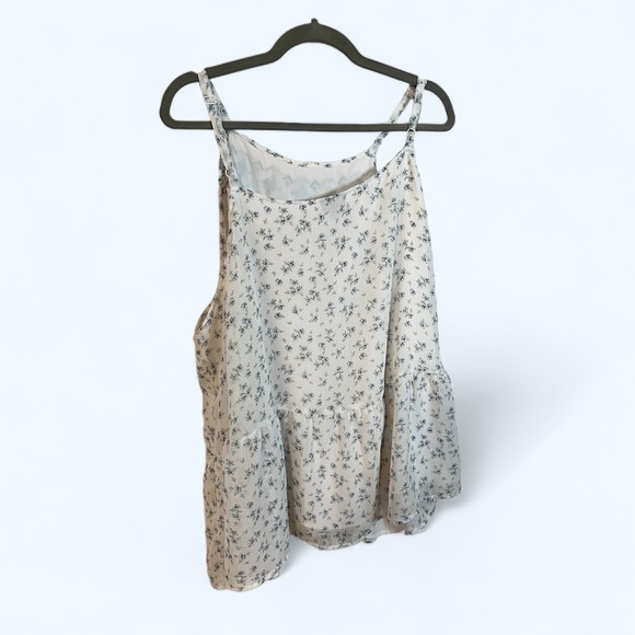 A Torrid top in size 4X - Picture 6 of 6